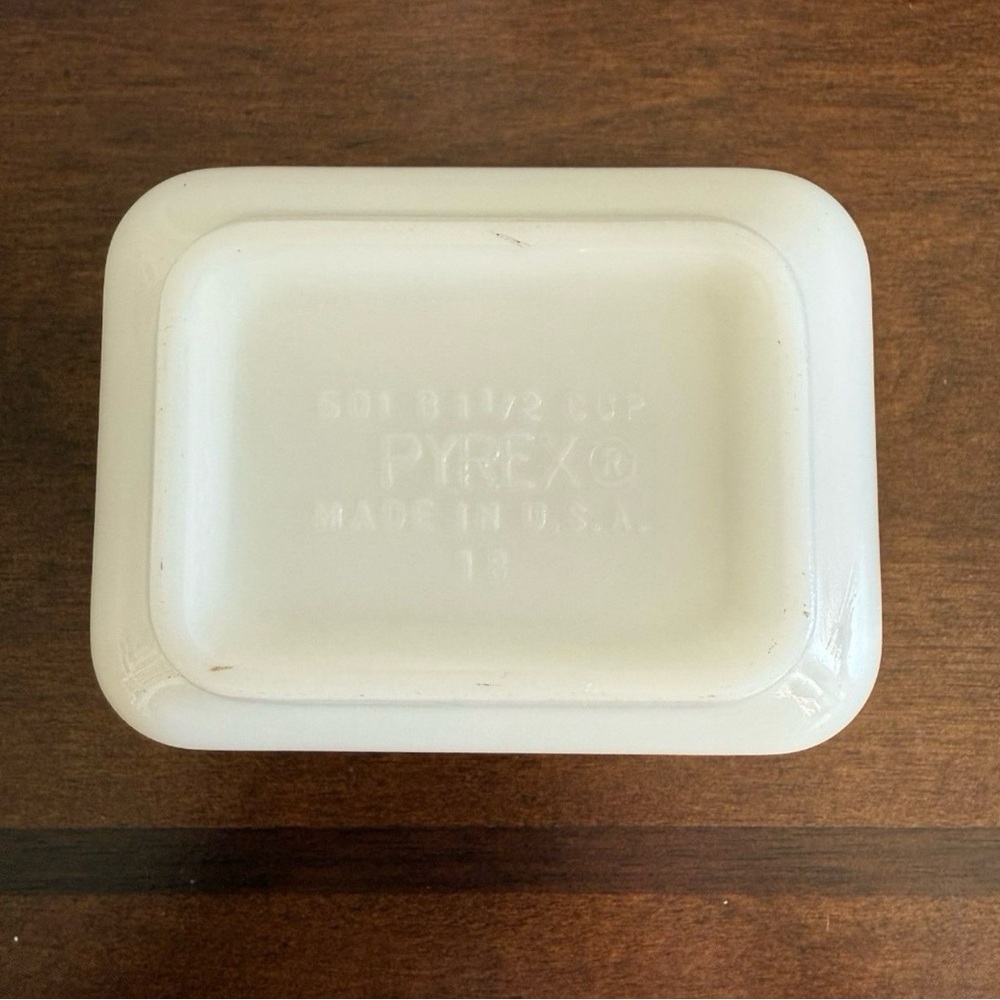 Vintage Pyrex 1.5 Cup Refrigerator Dish Amish Butterprint 501 No Lid - Picture 7 of 7